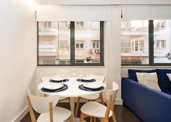 شقة Comfortable In Marques De Pombal Lisboa